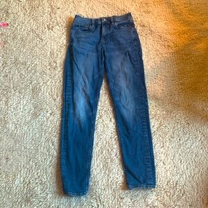 American Eagle Size 4 90’s Skinny Jean